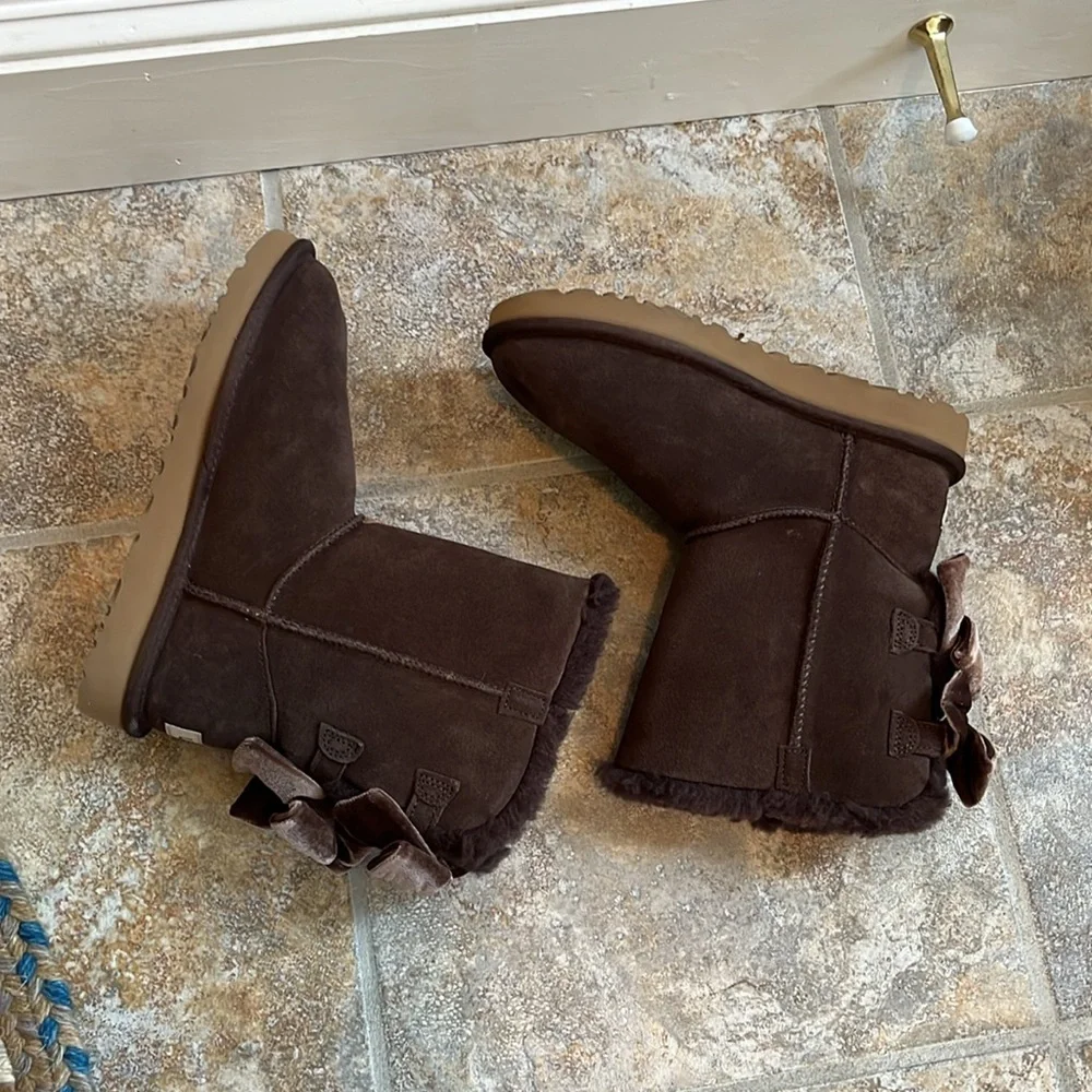 Ugg Bailey Mini Bailey Bow ll Boot Size 6 NEW